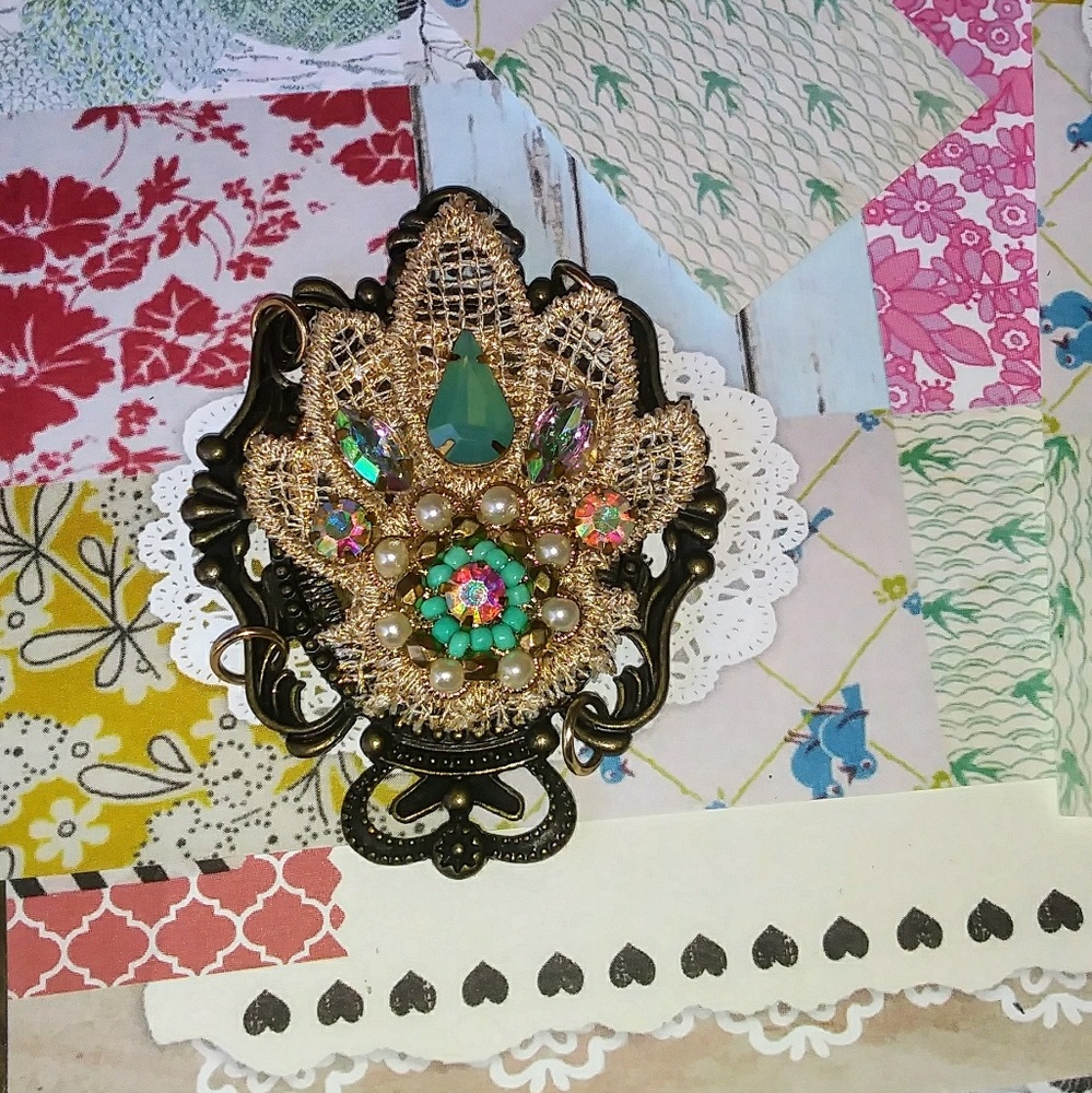 Plunder "Tiffany" Pendant